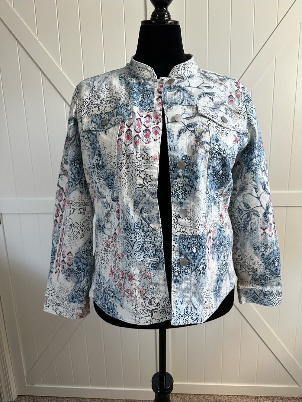 Chico’s Size 2 Floral Paisley Stretch Denim Jacket White Blue Pink Large 12